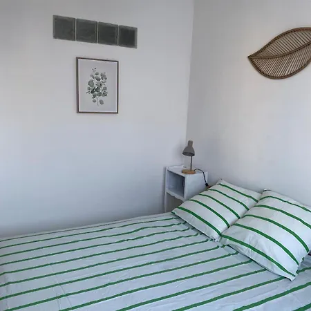 Apartment 3 Near The Beaches