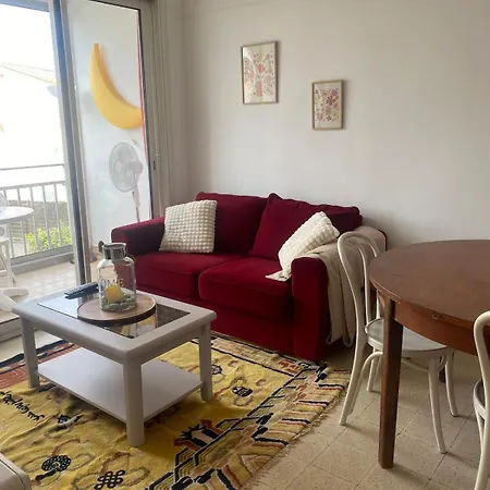 3 Near The Beaches Apartment
