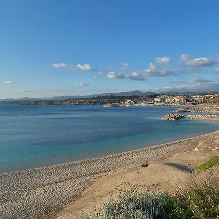 3 Near The Beaches *